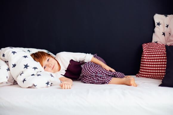 Pipi au lit des enfants: de vraies astuces pour y mettre fin!