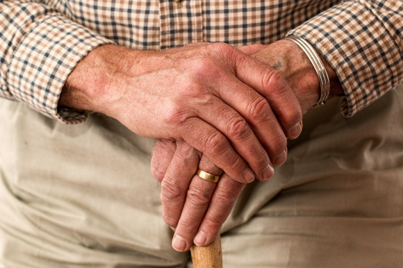 Alzheimer : 4 conseils pour gérer l’incontinence